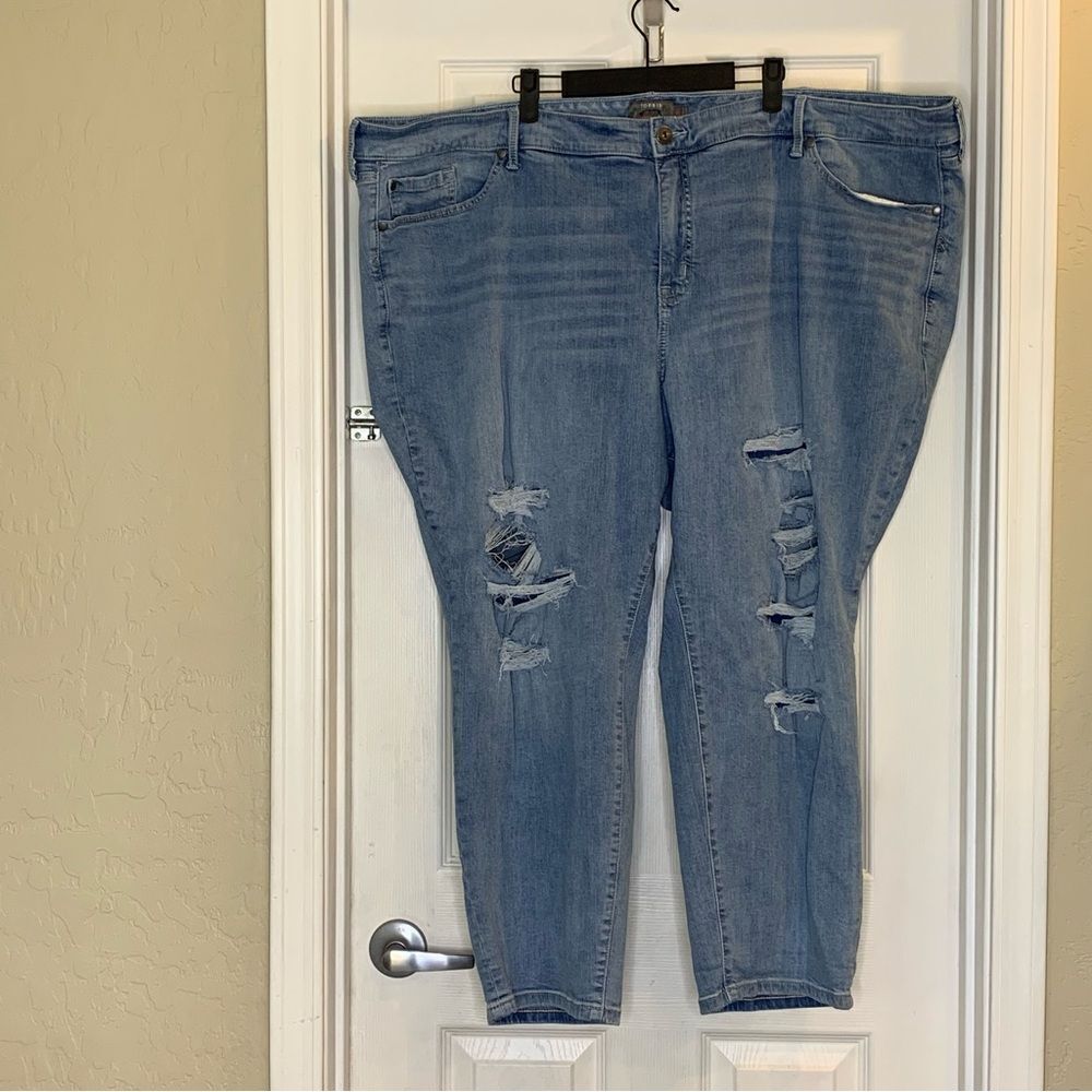 Torrid Boyfriend Straight Distressed Jeans Size 30S